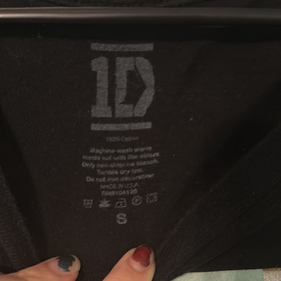 Y2K style One Direction tee shirt! 🎤👩🎤 - Picture 3 of 3